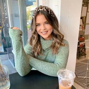 Meet your Posher, Carrie